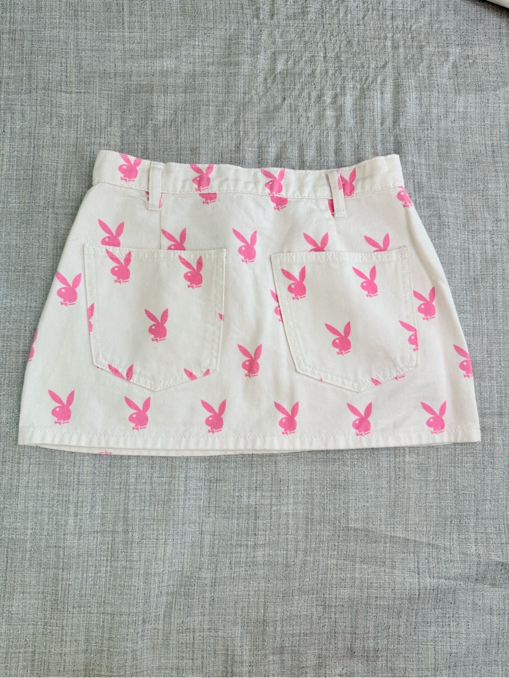 Playboy x Missguided White Pink Bunny Print Denim Mini Skirt Size XS - Picture 2 of 5
